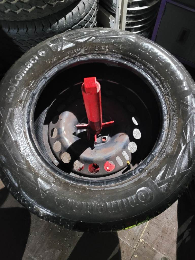 195 65 15 continental contact 6 car tyre 