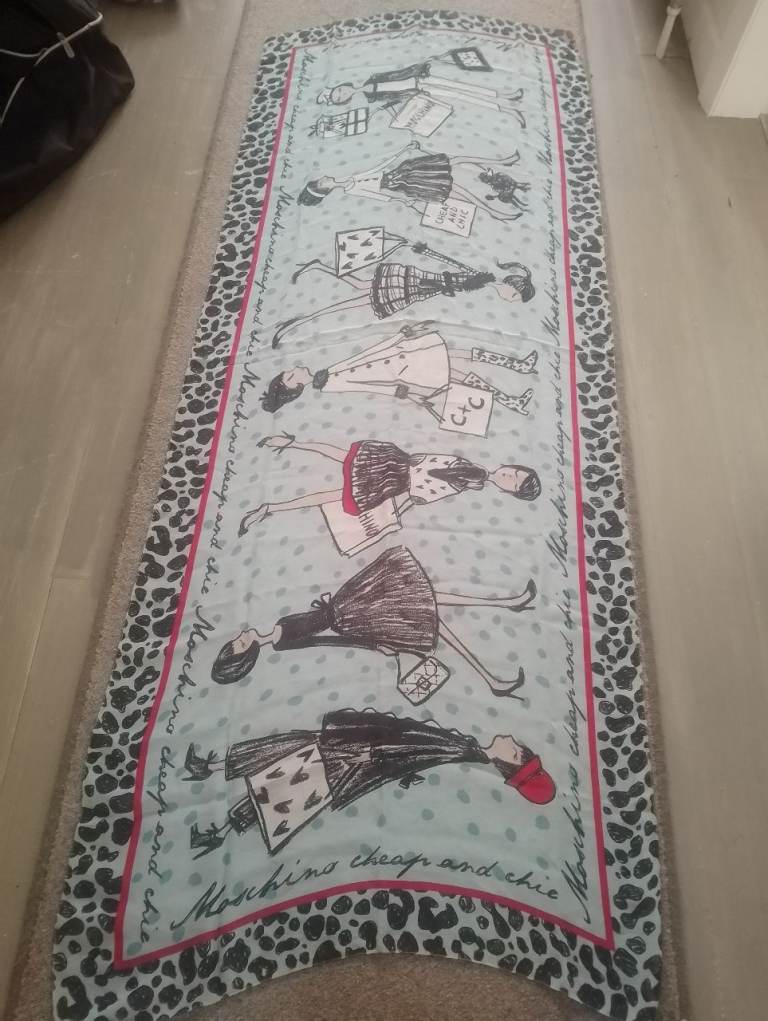 Moschino silk scarf 