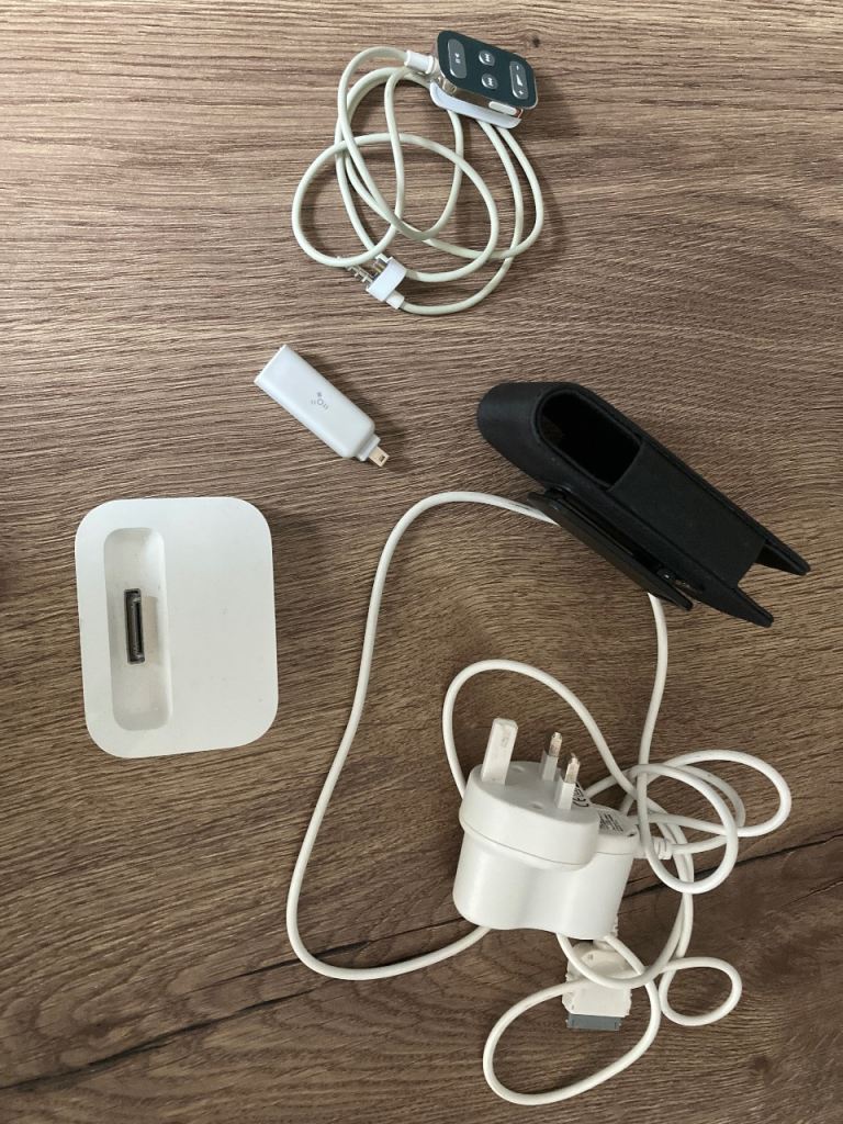 Accessory bundle for Apple iPod / iPhone 30-pin Connector Accessories Bundle