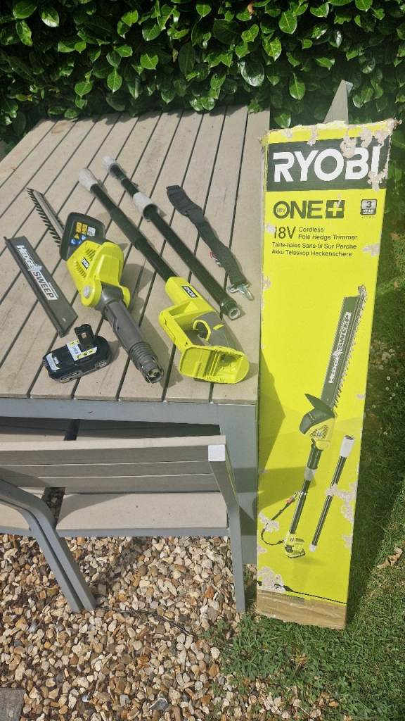 Ryobi One Extendable Hedge Trimmer