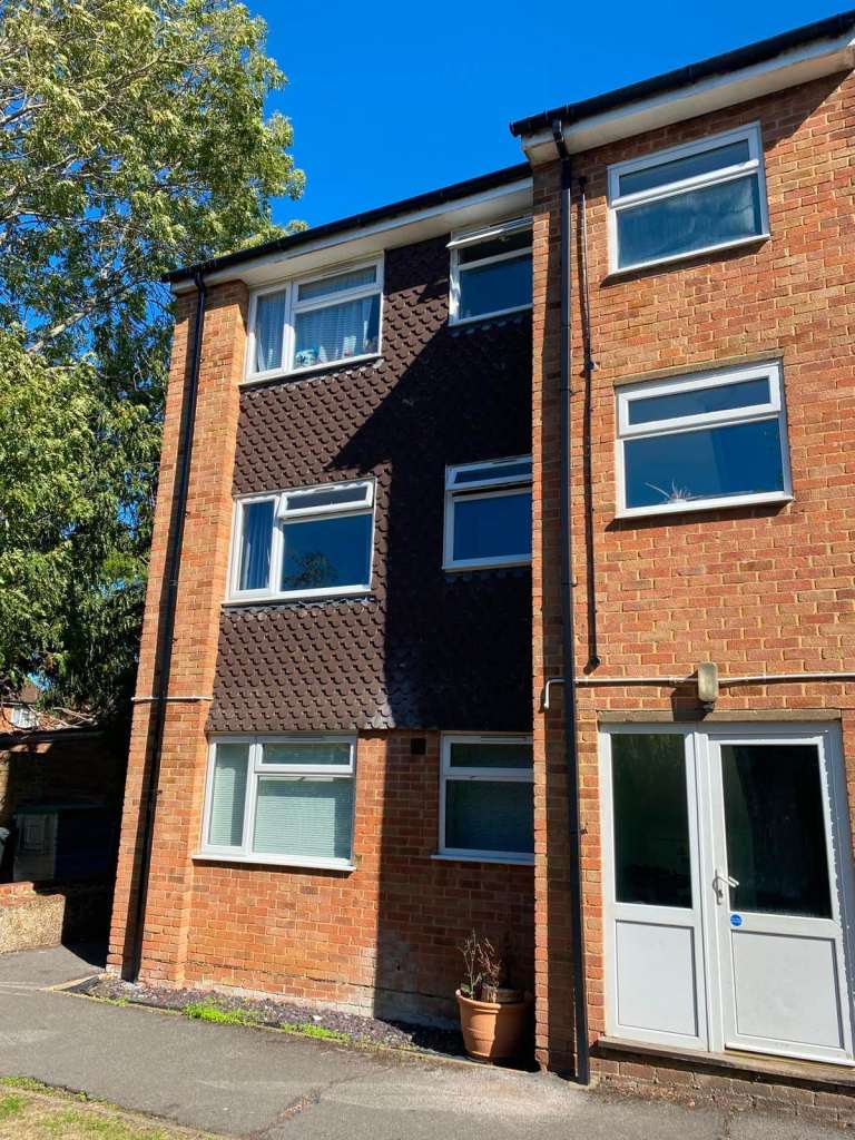 Two Bed Refurbished Modern Flat in Cippenham, Slough area.