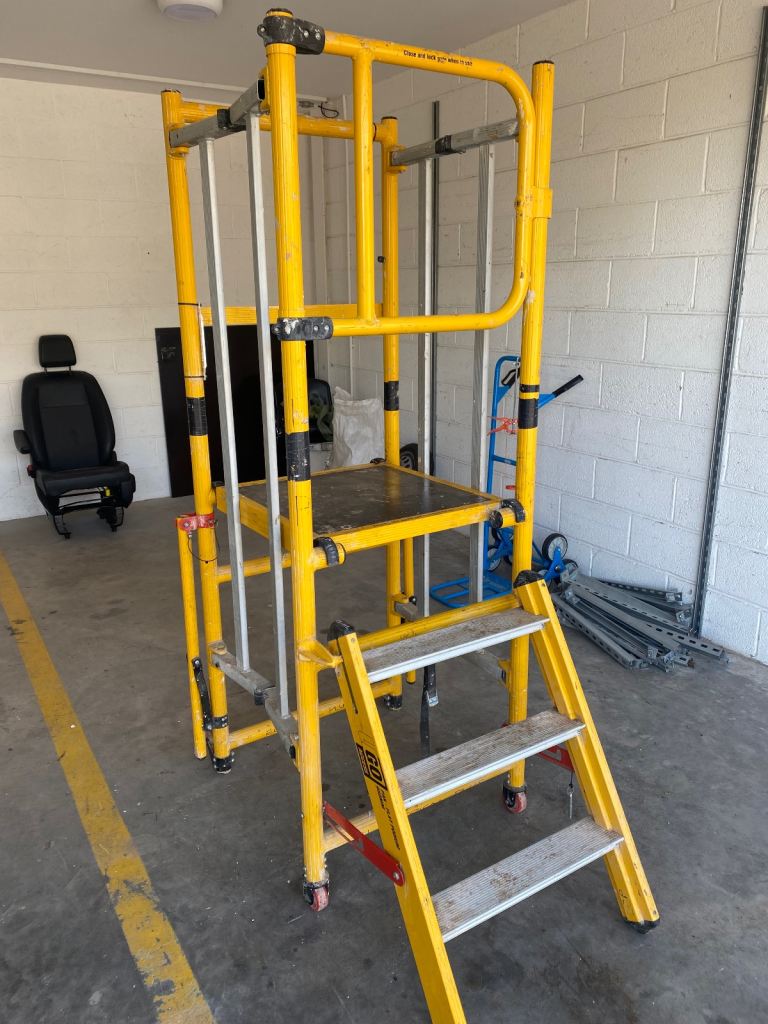 Access platform, builders podium, UGO model V11050