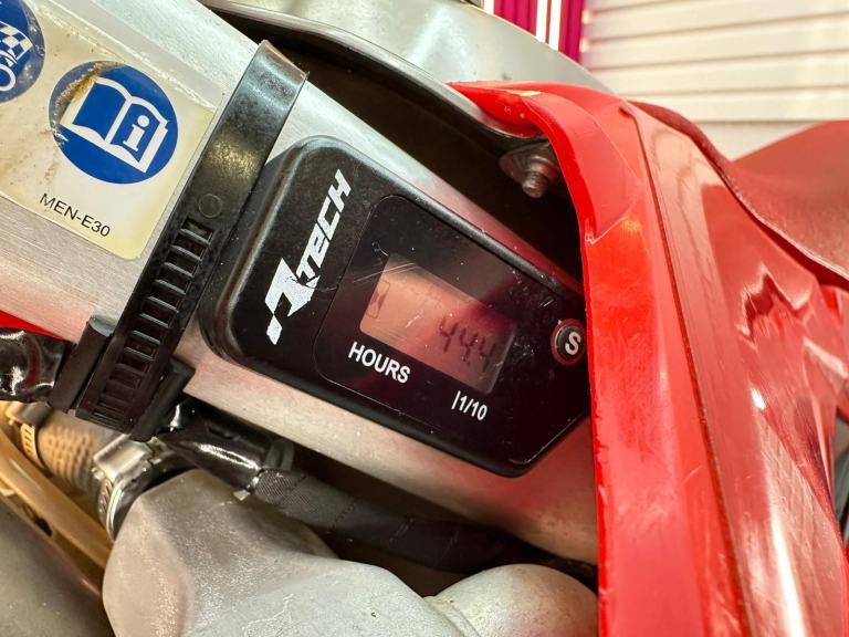 Honda CRF 250 2023 - Only 40 Hours - Stock & Clean