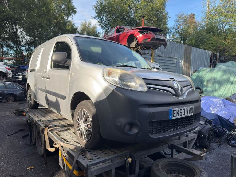 RENUALT KANGOO 2013 SILVER LWB K9K608 1.5 DIESEL BREAKING FOR PARTS 