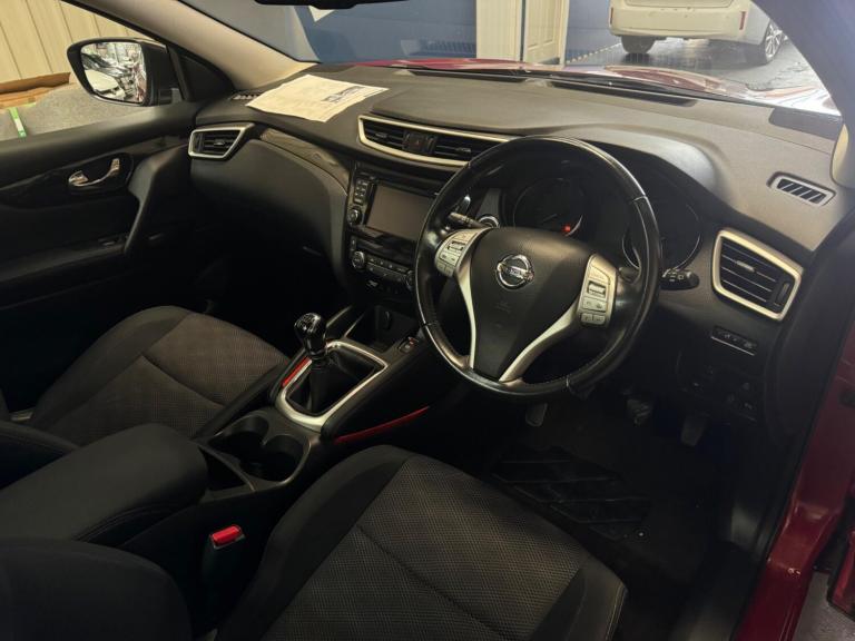 2015 Nissan Qashqai 1.2 DIG-T n-tec+ 2WD Euro 5 (s/s) 5dr HATCHBACK Petrol Manual