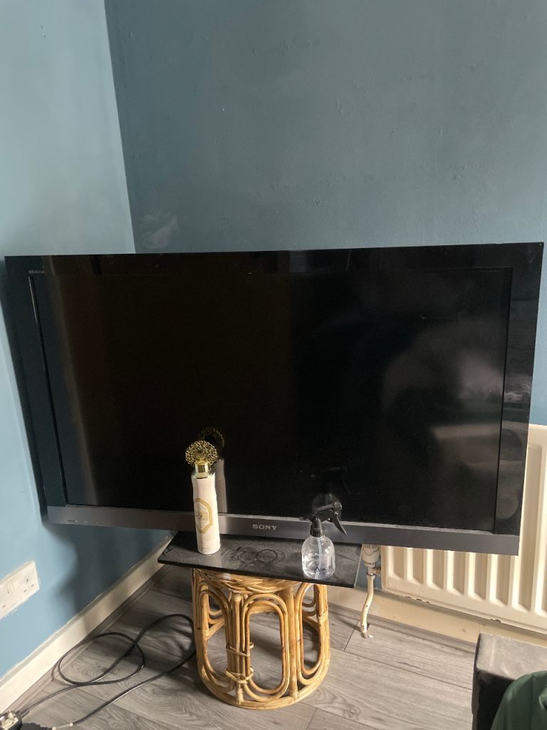 Sony Flat Screen TV – Good Condition