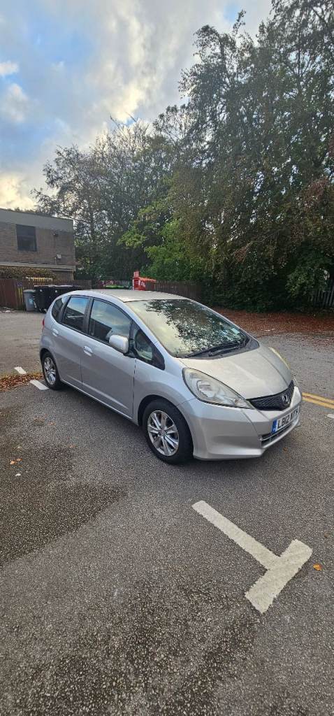 🚗 Honda Jazz Hatchback 2012 (Silver) – Long MOT, Highly Fuel Efficient, 5-Dr Petrol