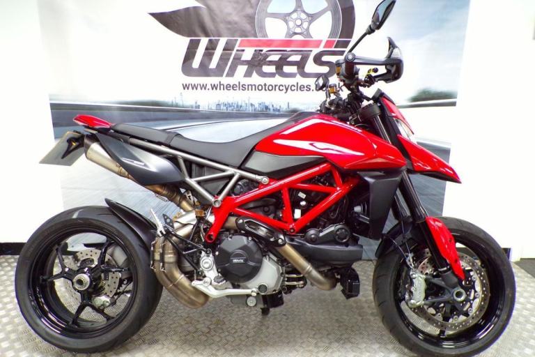 2019 DUCATI HYPERMOTARD 950 STANDARD BIKE