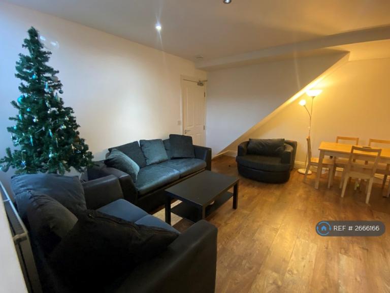 6 bedroom flat in Forsyth Road, Newcastle-Upon-Tyne, NE2 (6 bed) (#2666166)