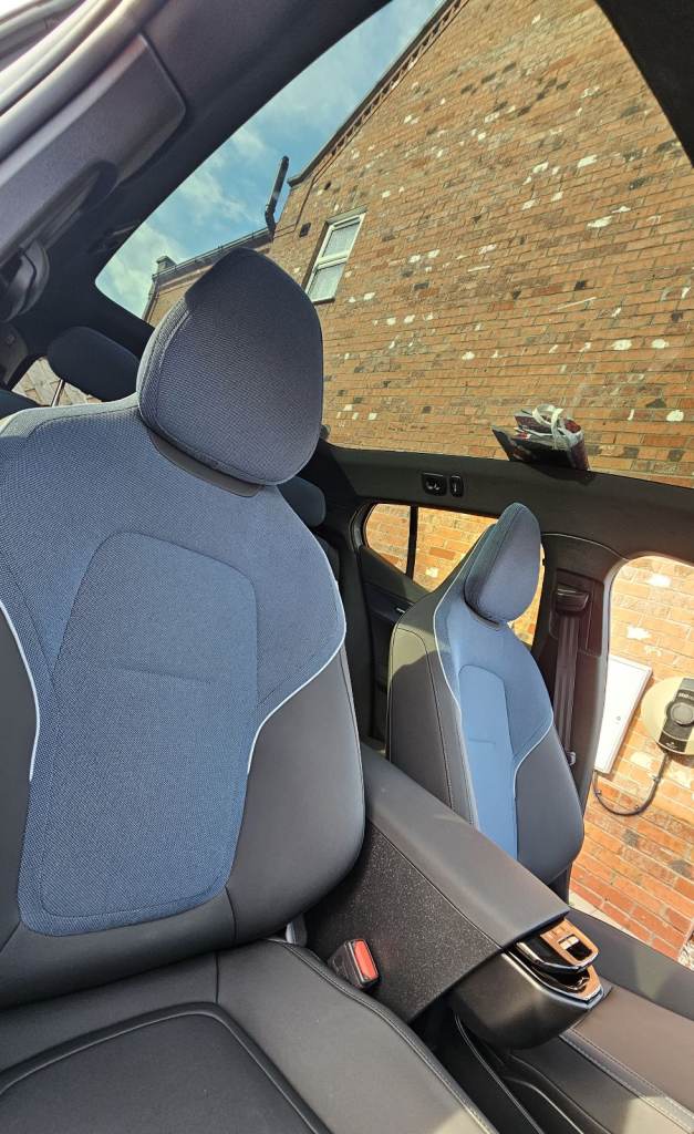 Volvo, EX30, Single motor Extended range 69Kwh. Ultra