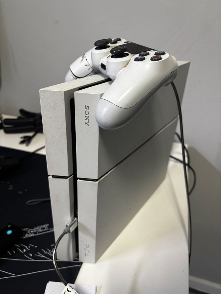 PS4 white 500gb