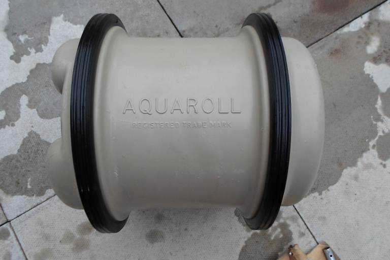 Aquaroll 29Ltr Water container (smaller) with 3 piece handle