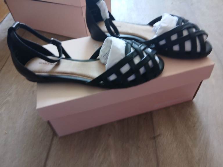 Black sandals 