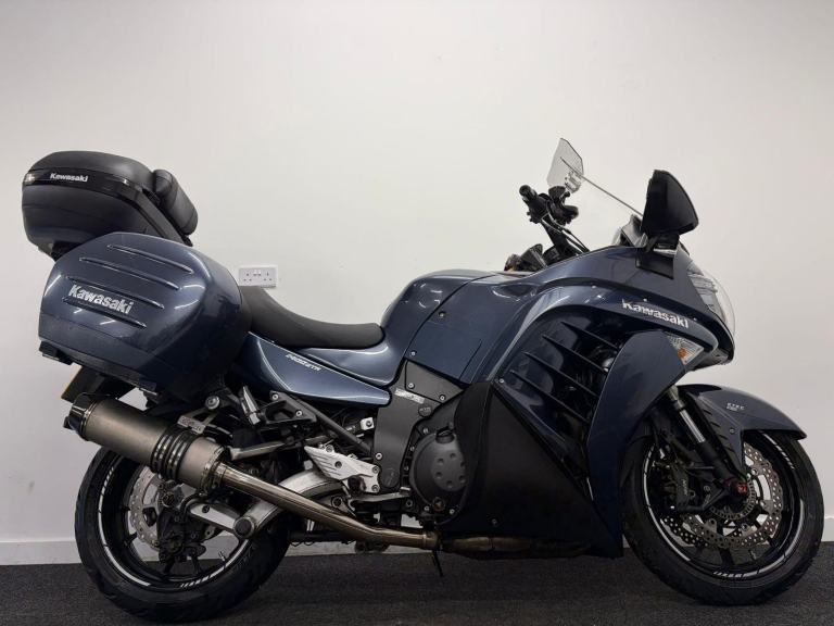 KAWASAKI GTR1400 ** FULL LUGGAGE - ELECTRIC SCREEN - WARRANTY **