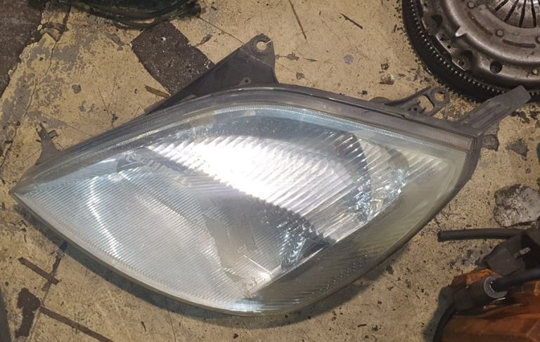 Ford Fiesta Left Side Headlight 2005