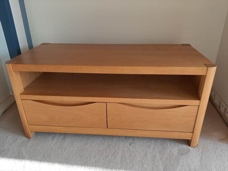 TV UNIT IN OAK WITH TWO DRAWERS 