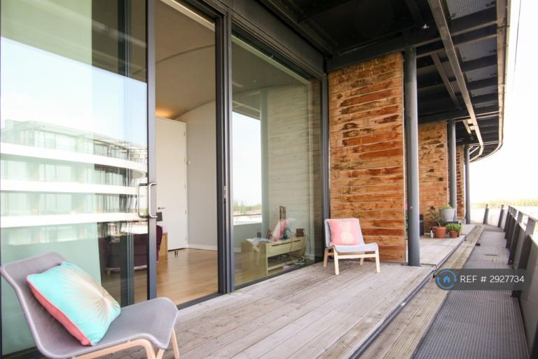 2 bedroom flat in Woodfield Road, Altrincham, WA14 (2 bed) (#2927734)