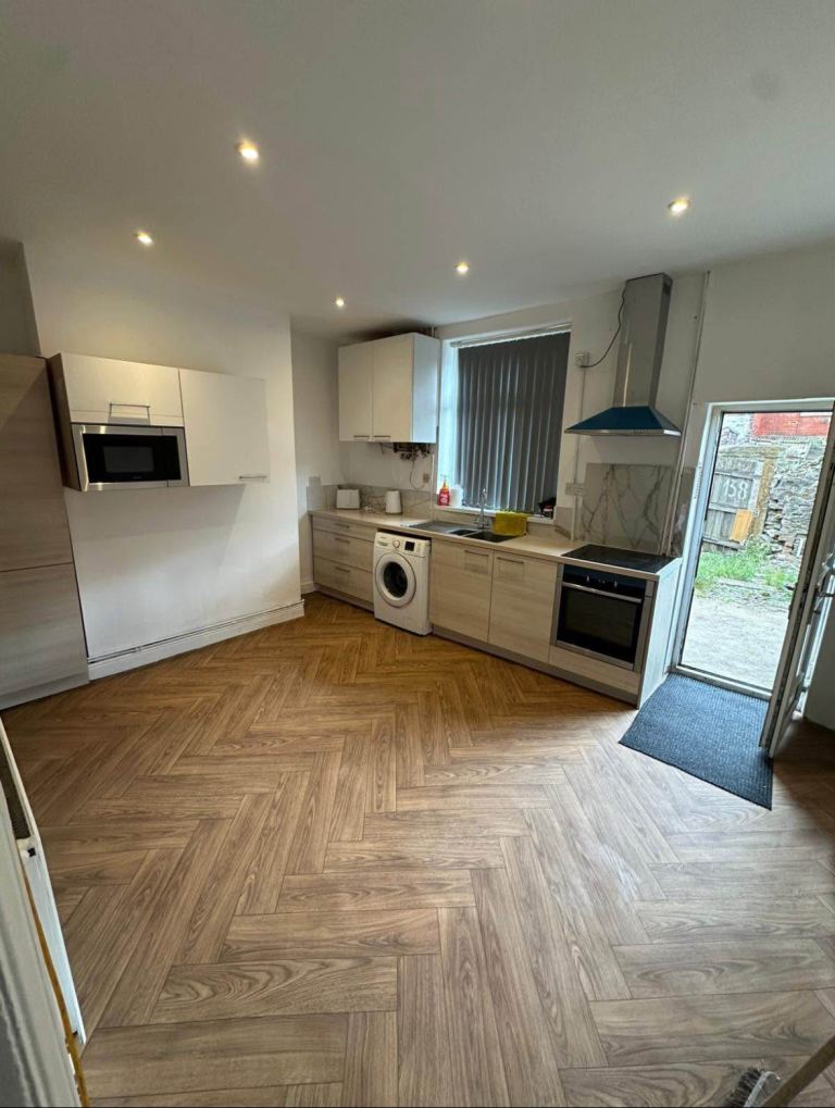 2/3 Bed Renovated House to let Blackburn audley range 