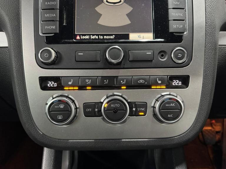 2012 Volkswagen Scirocco 2.0 TDi BlueMotion Tech GT 3dr [Nav/Leather] COUPE DIESEL Manual