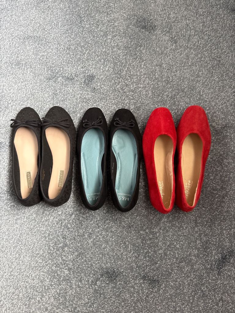 3 pairs of flat shoes size 4 and 4.5 
