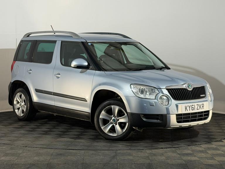 2011 61 SKODA YETI ELEGANCE GREENLINE II 1.6 DIESEL TDI CR SUV SERVICE HISTORY