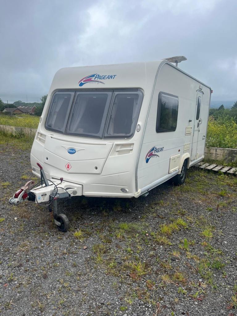 2 birth caravan 