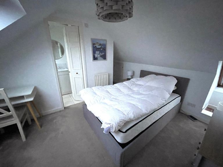 Loft Room with Private Ensuite - central Weybridge