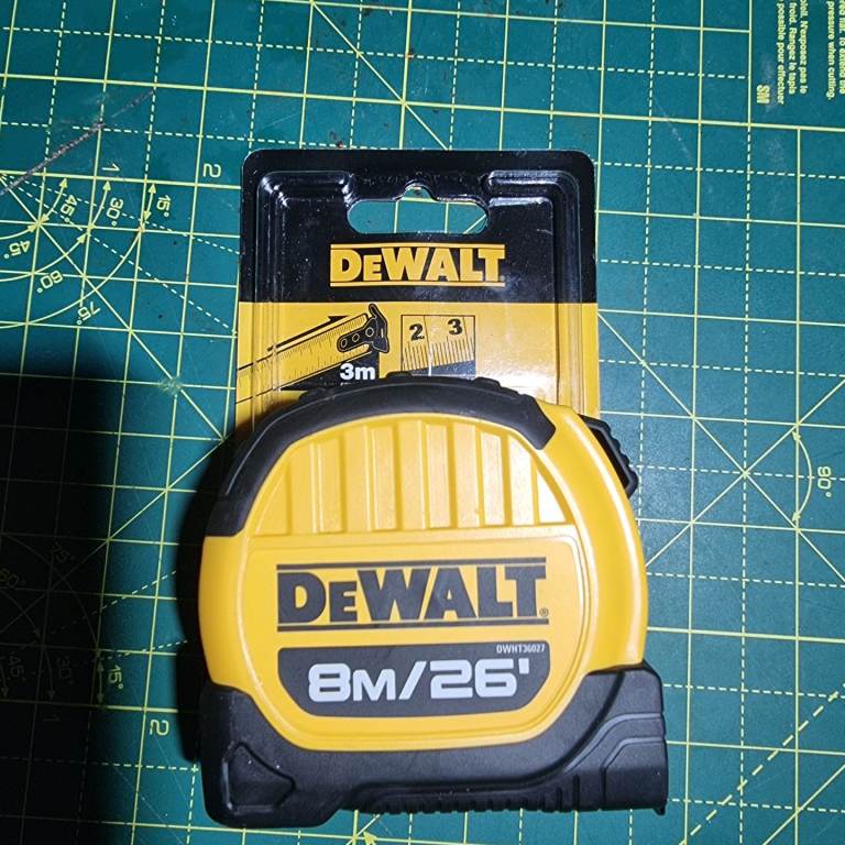 DeWALT 8m Premium Tape Measure Brand New On Cards , Armoured Casing ,3m Standout