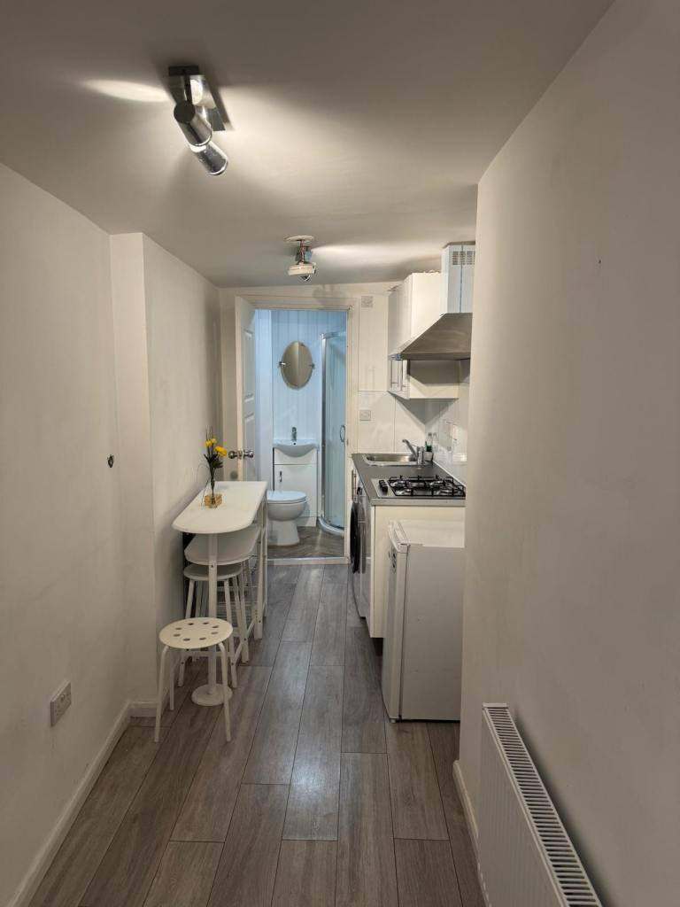 GREAT SIZE STUDIO – ISLINGTON, LONDON – £2,100 PCM-company let welcome