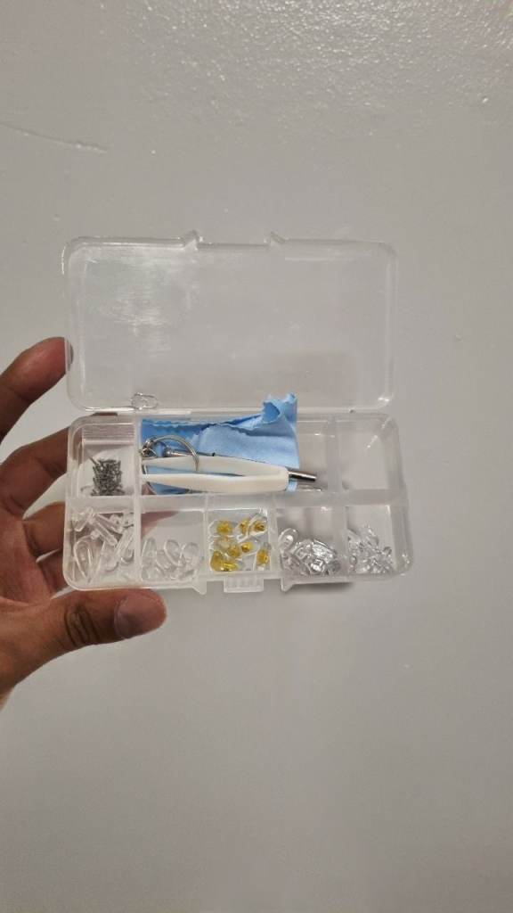 Nose Pad for Glasses, Eyeglass Repair Kit with Screws Tweezer and Cleaning Cloth