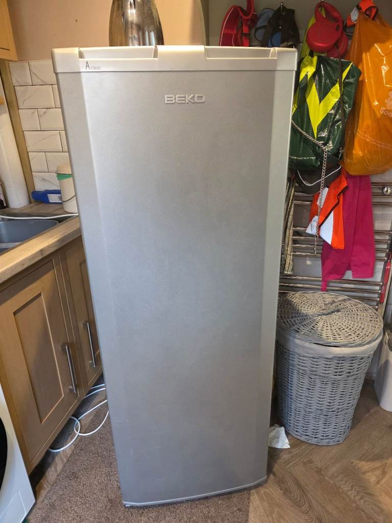 Beko TLDA521 Tall Larder Fridge – Good Condition
