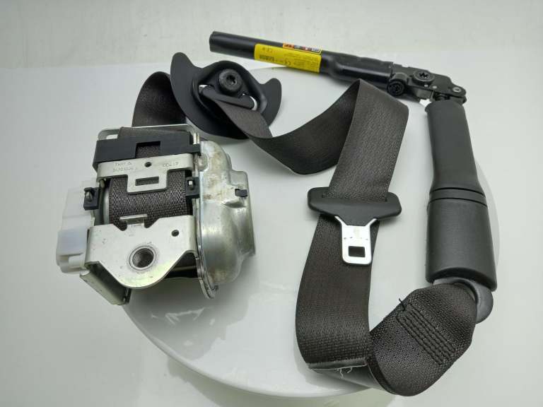 Vauxhall Astra Seat Belt Mk7 Front Right