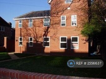 1 bedroom flat in Green Lane, Mossley Hill, Liverpool, L18 (1 bed) (#2556637)