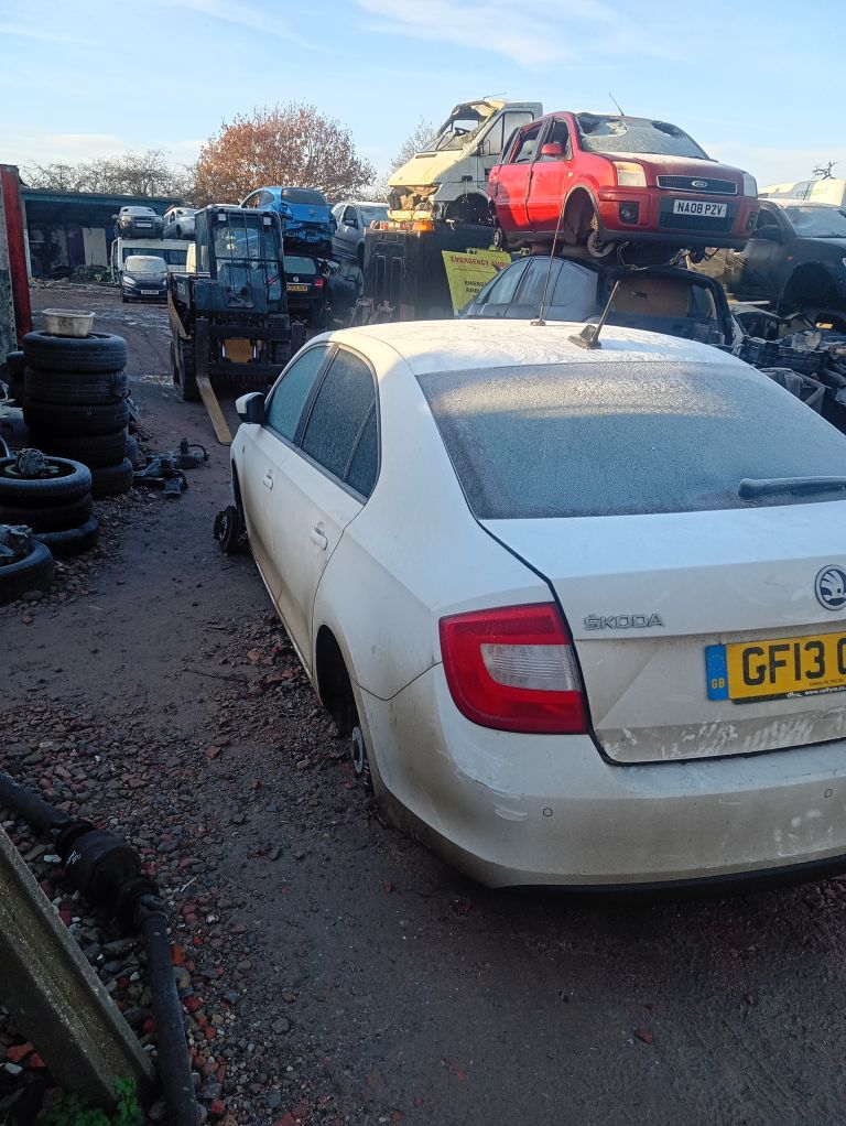 BREAKING, Skoda rapid 2013