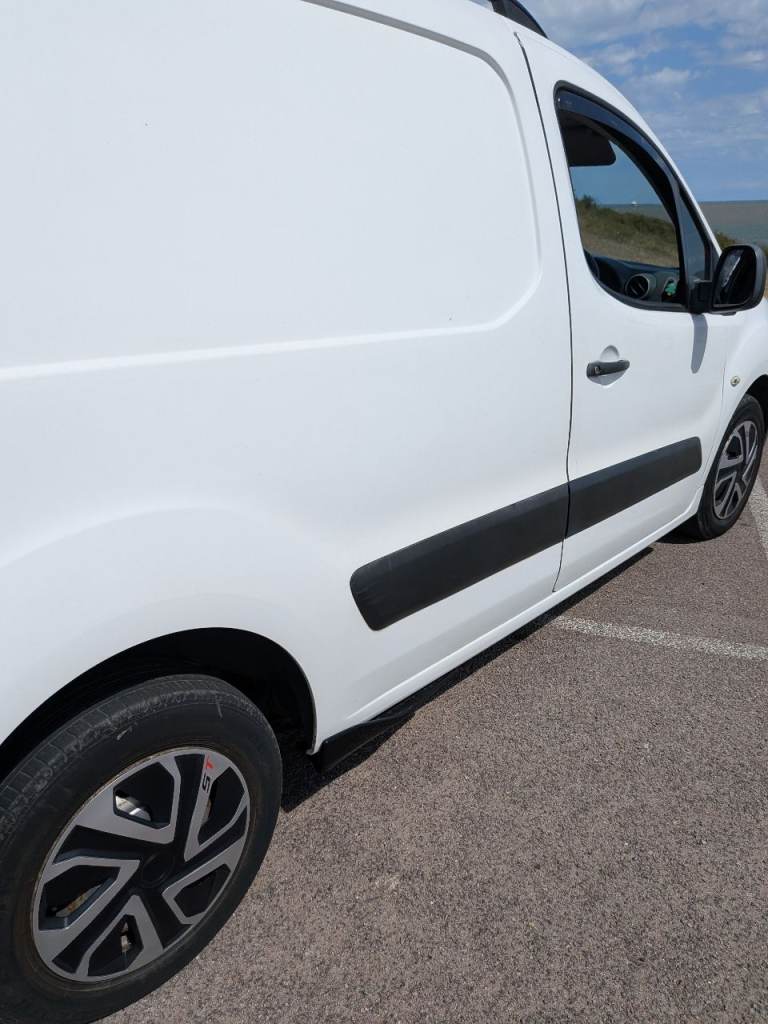 White Peugeot Partner Van - Good Condition, Reliable