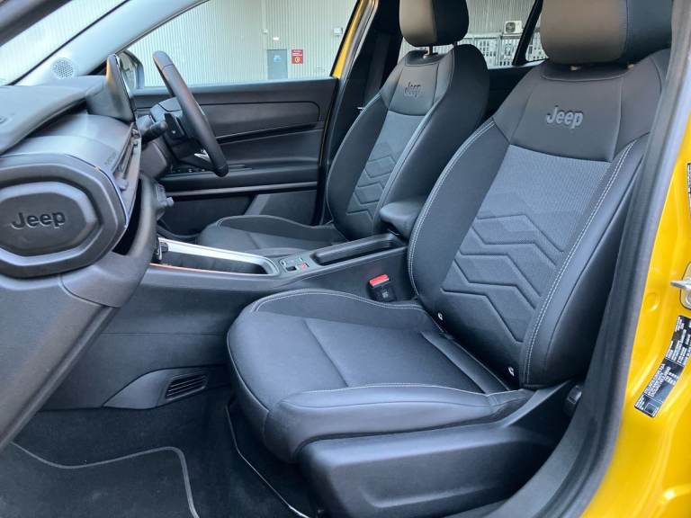 2025 Jeep Avenger 1.2 e-Hybrid Summit 5dr DCT Hatchback PETROL Automatic