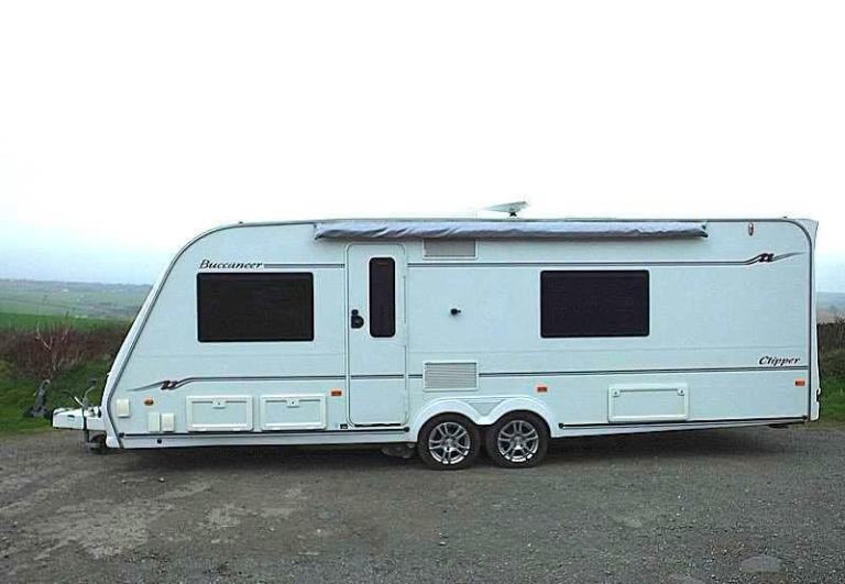 Buccaneer Clipper Rear Fixed Single Beds Rear Washroom