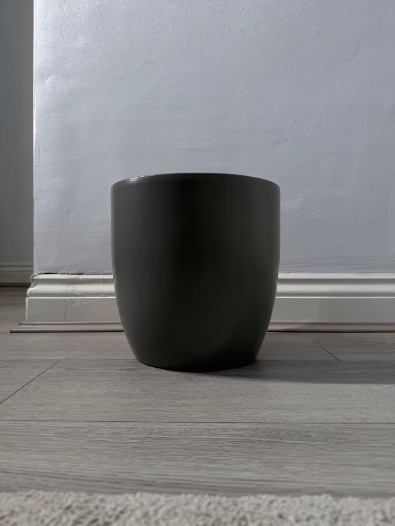 Dark Grey Ceramic Plant Pot - As Good As New, 20cm Tall