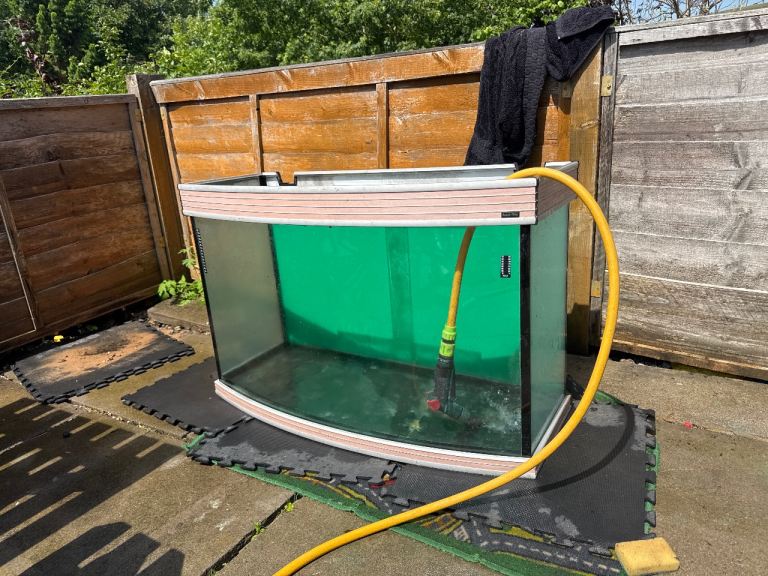 Used fish tank no lid 