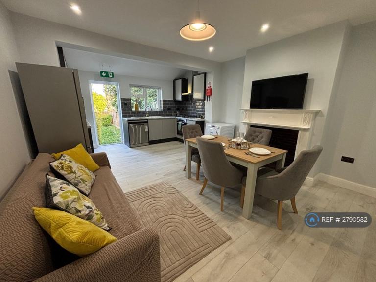 1 bedroom in Crichton Road, Carshalton, SM5 (#2790582)