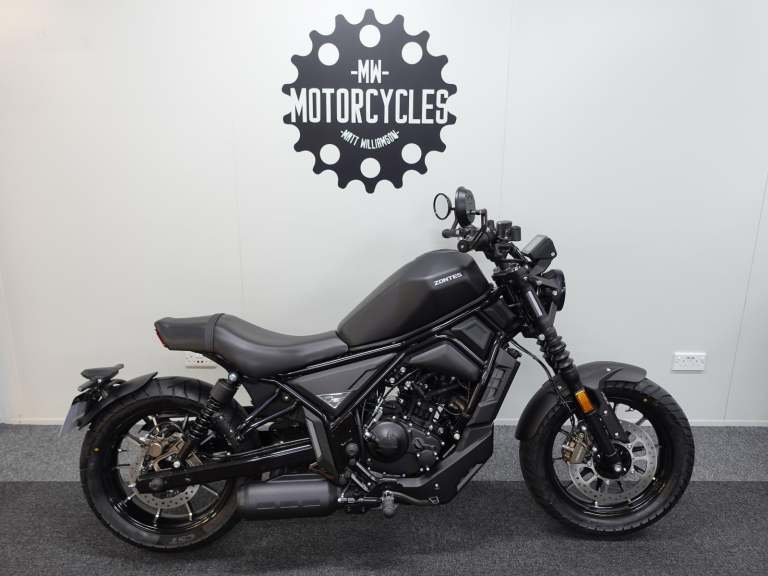 Zontes ZT125-C Cruiser / Bobber. Brand New In Store