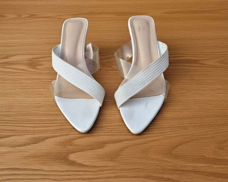 Kitten Heeled Nude Colour Open Toe Mules Size 4