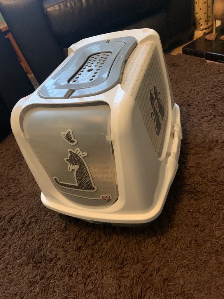 Cat litter home plus food holder 