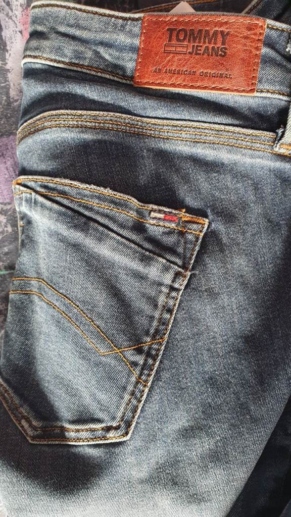 Tommy blue jeans size 28