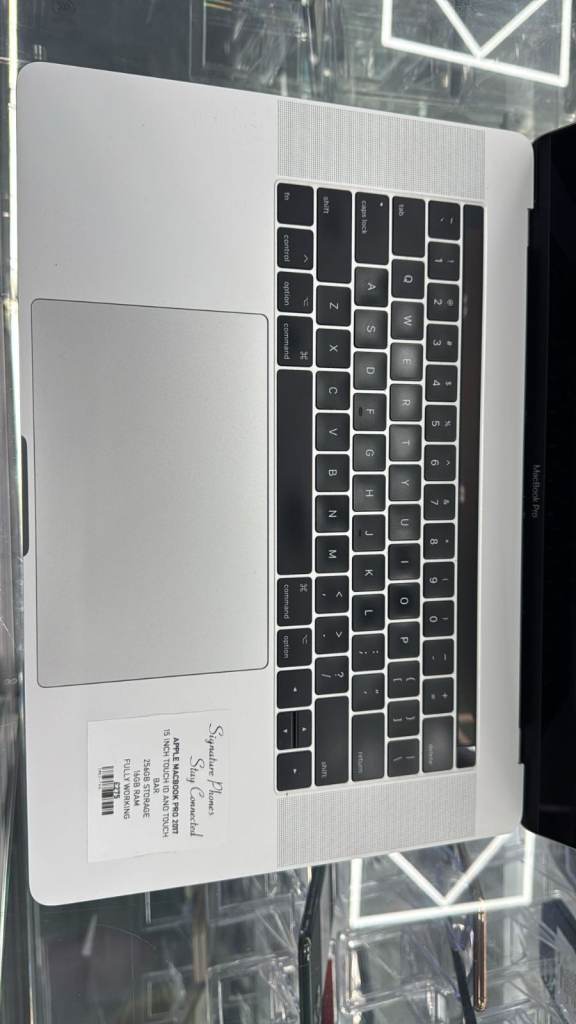 MacBook pro 2017 like new