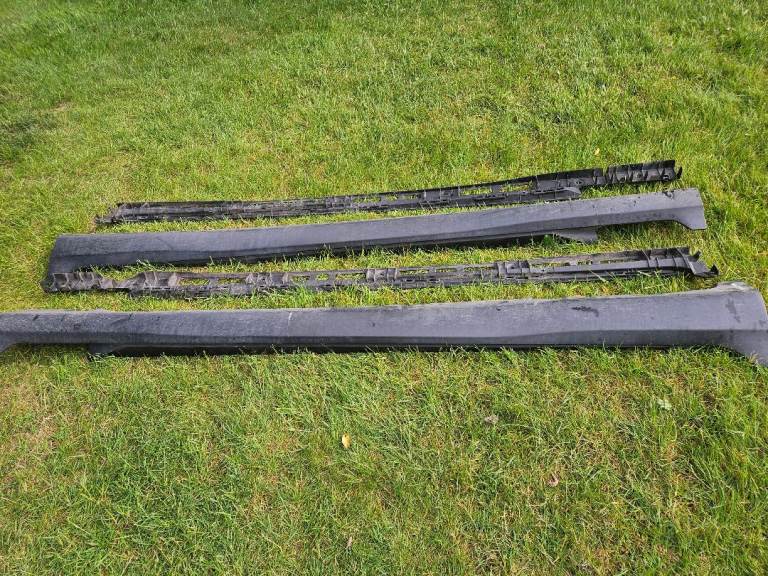 MERCEDES GLC X253 PASSENGERS+DRIVER SIDE SKIRT SILL+TRIMS