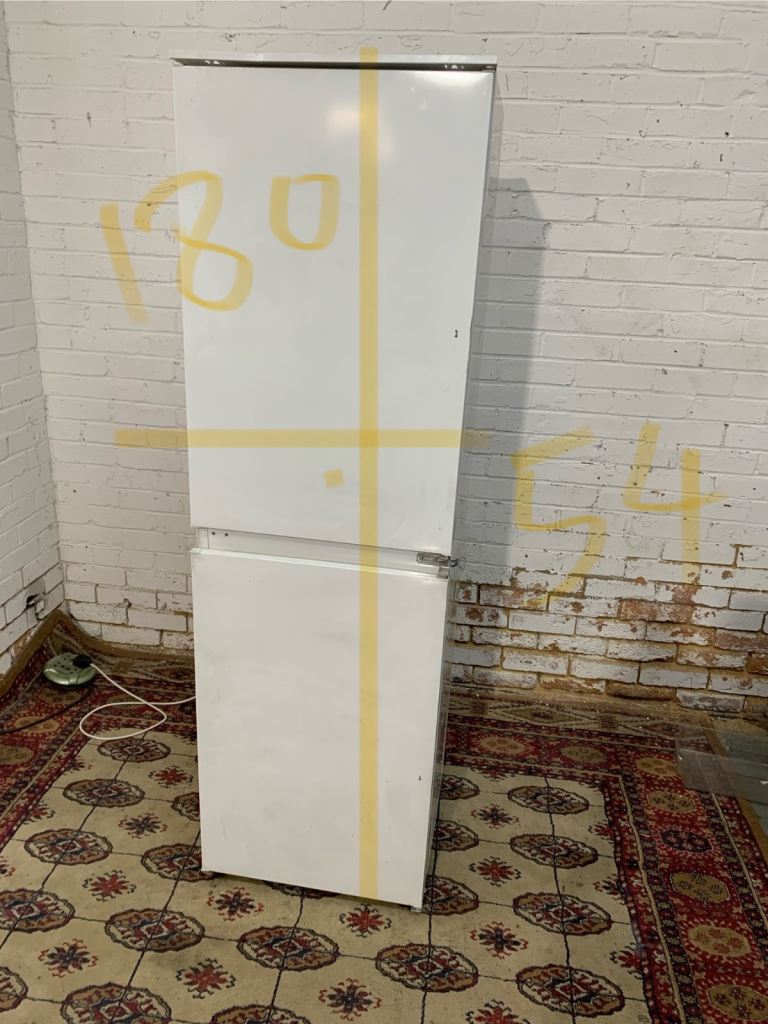 Zanussi White Freestanding Fridge Freezer – Good Condition