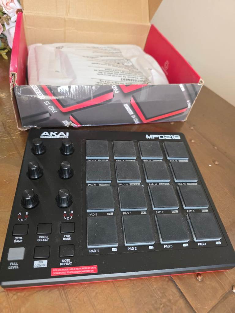 Akai Professional MPD218 USB MIDI Pad Controller - Good Condition / Boxed