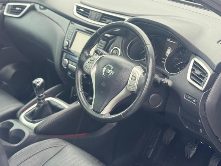 2014 Nissan Qashqai 1.5 dCi Tekna 5dr HATCHBACK DIESEL Manual