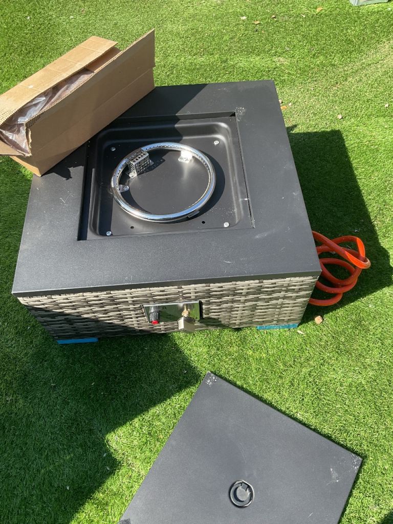 New unbox rattan Fire pit gas